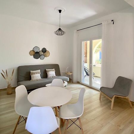 Batsi Seaside Apartment Esterno foto